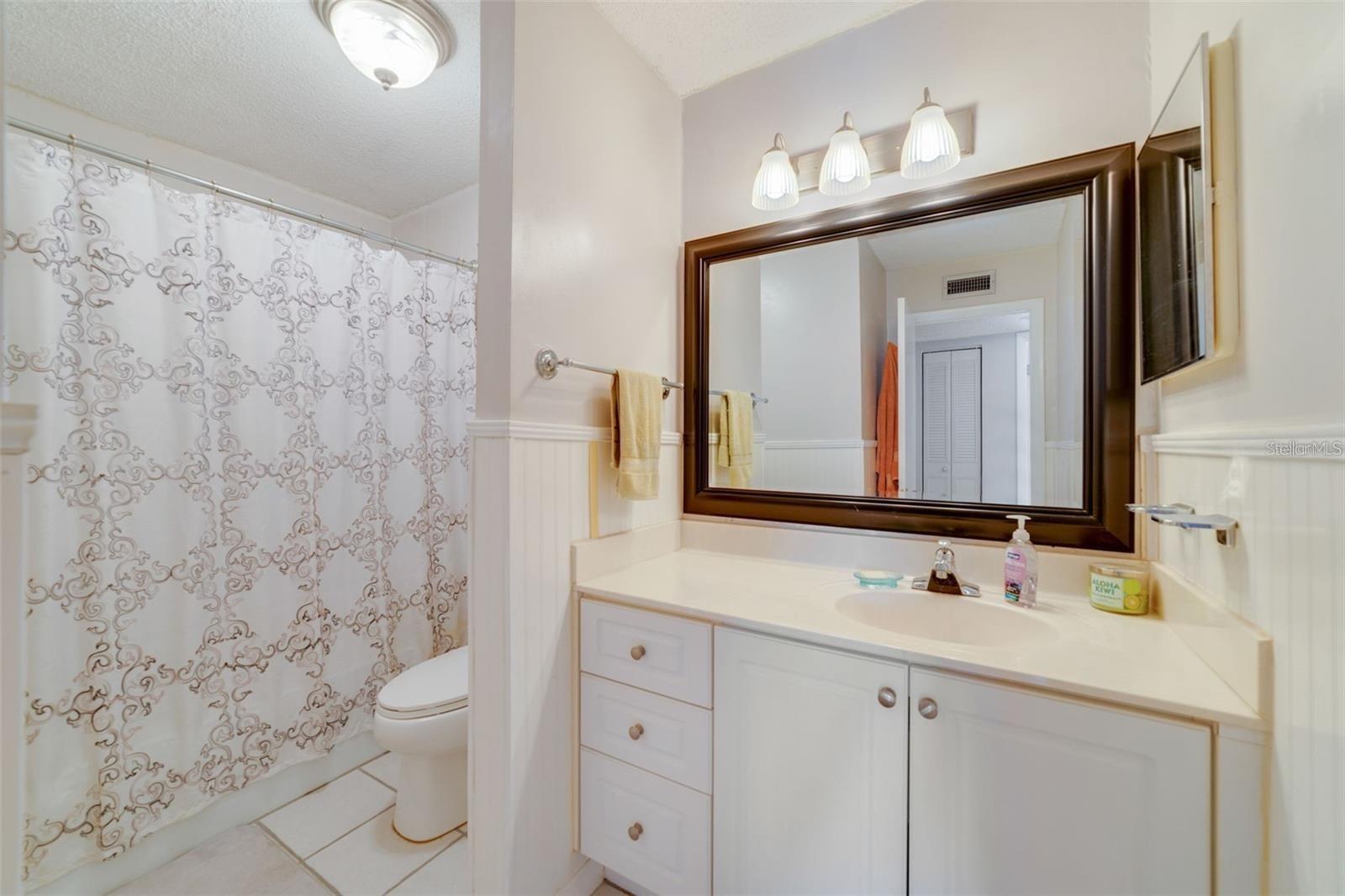 Image 6 of 24 For 512 Orange Drive 33