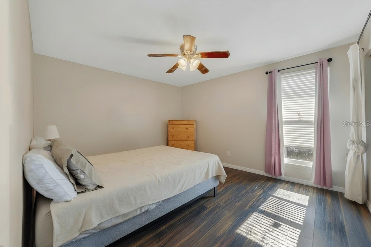 Image 7 of 24 For 512 Orange Drive 33