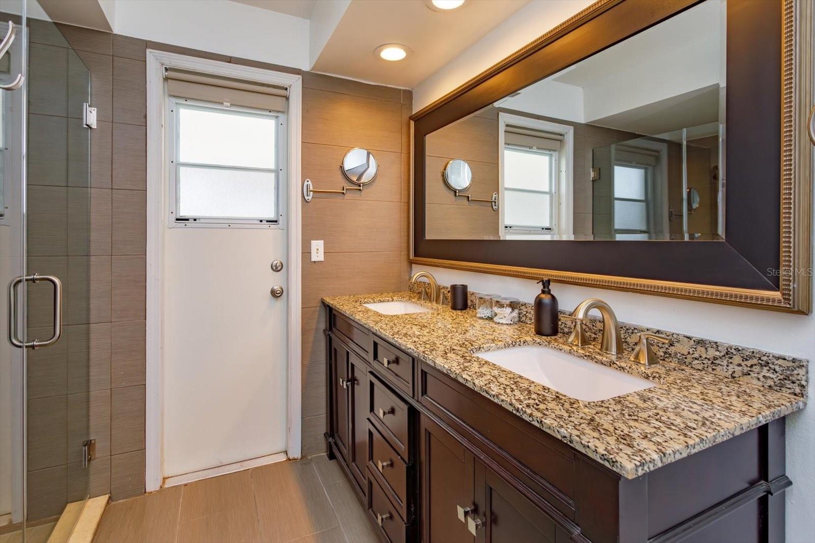 Image 15 of 24 For 8701 Master Link Court