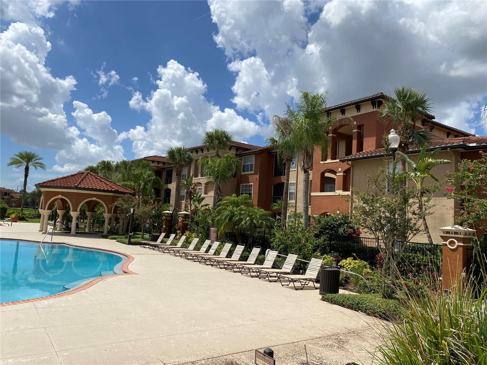 Image 5 of 33 For 6141 Metrowest Boulevard 308