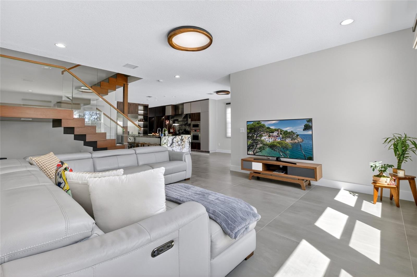 Image 23 of 67 For 16006 Gilden Way