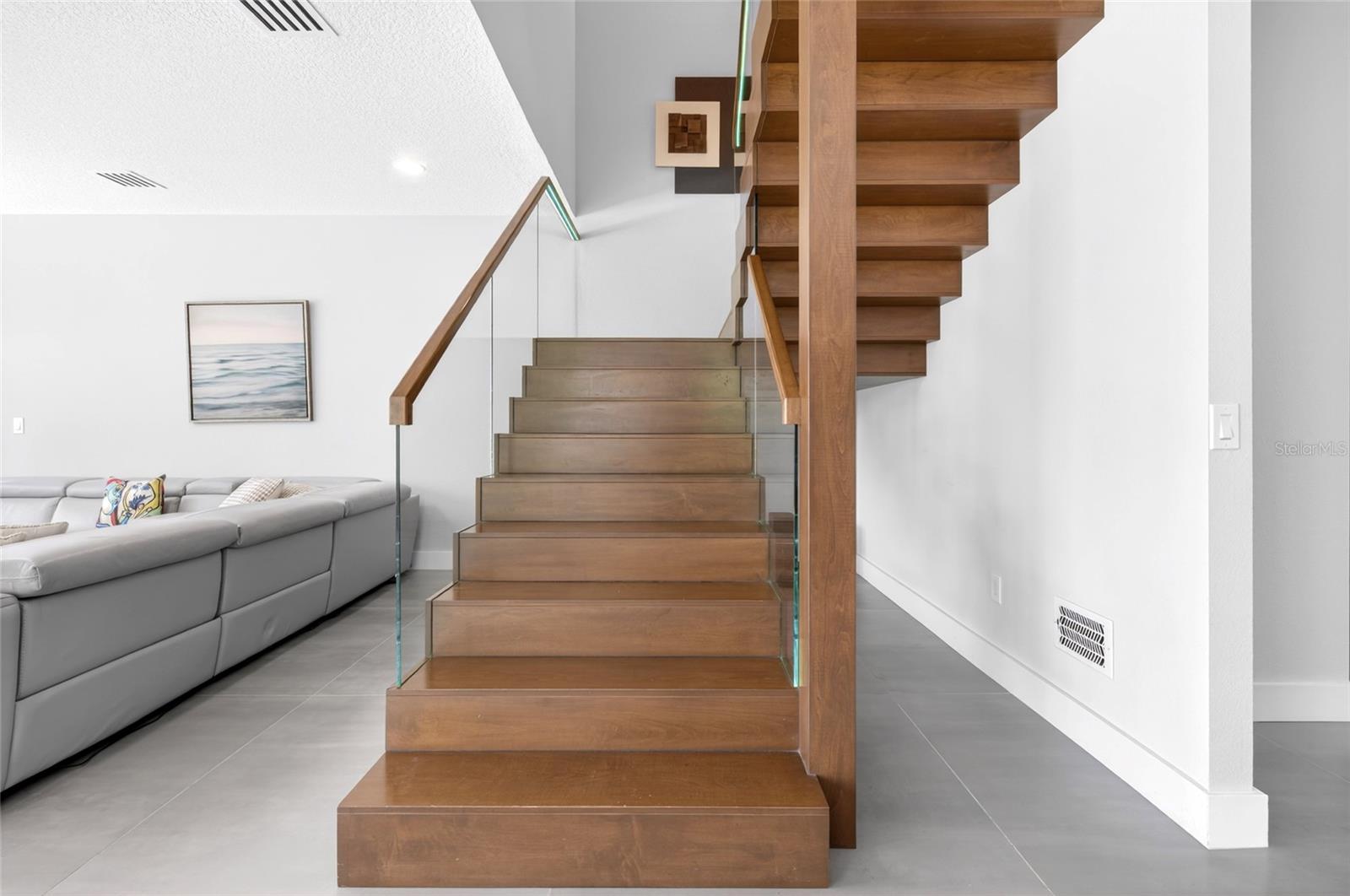 Image 25 of 67 For 16006 Gilden Way