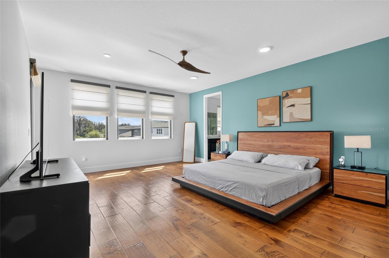 Image 34 of 67 For 16006 Gilden Way