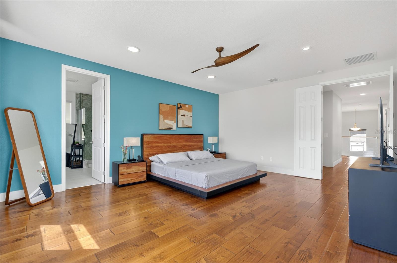 Image 37 of 67 For 16006 Gilden Way