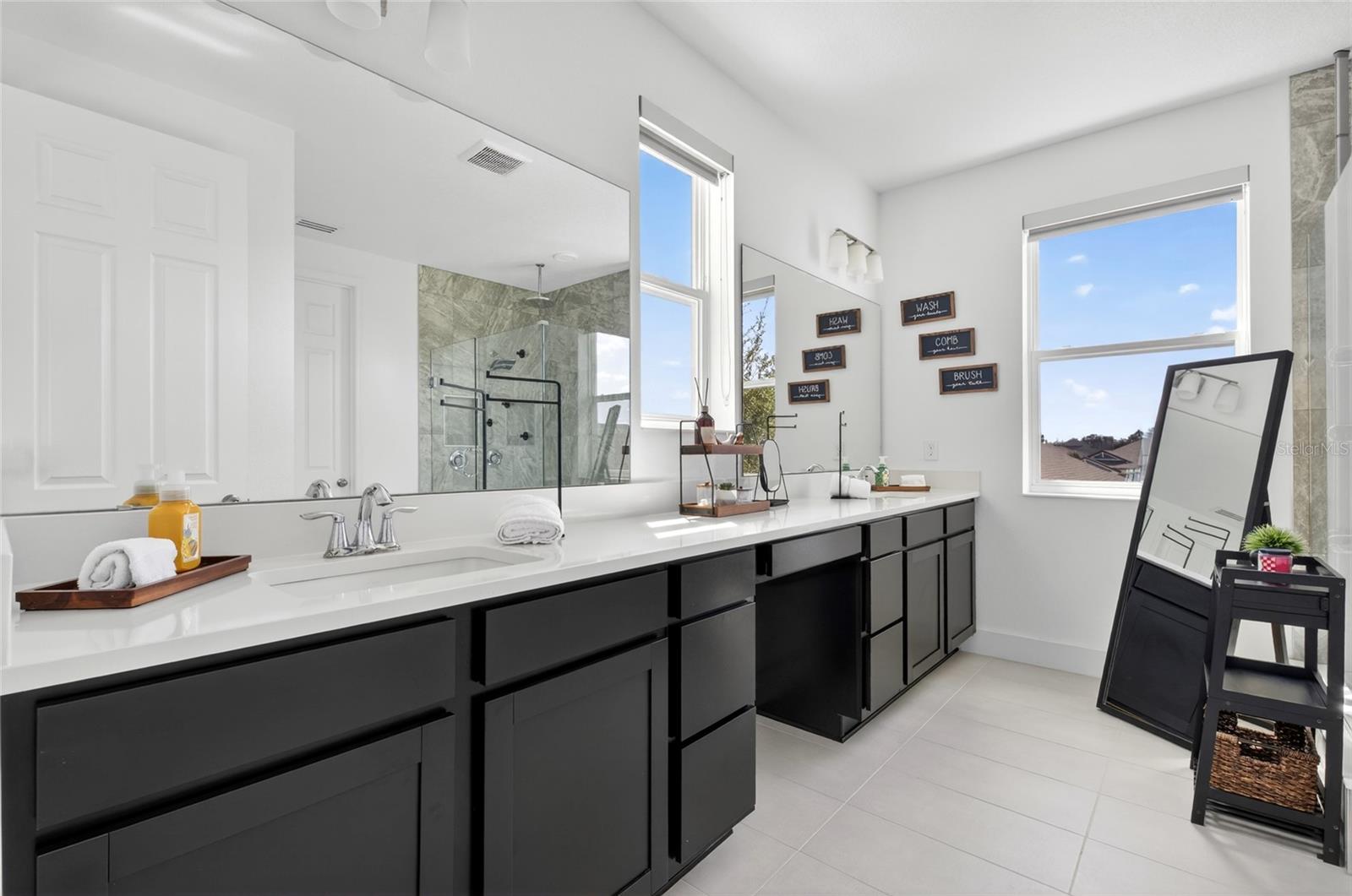 Image 38 of 67 For 16006 Gilden Way