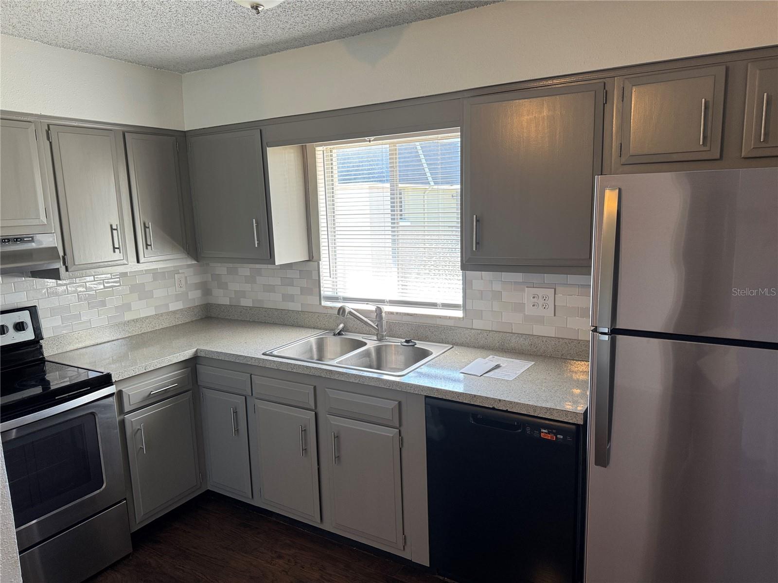 Image 6 of 12 For 525 Conway Road 220