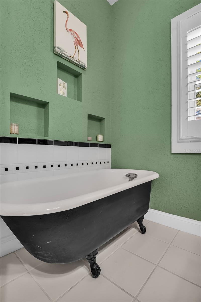 Image 28 of 36 For 2414 Newberry Street