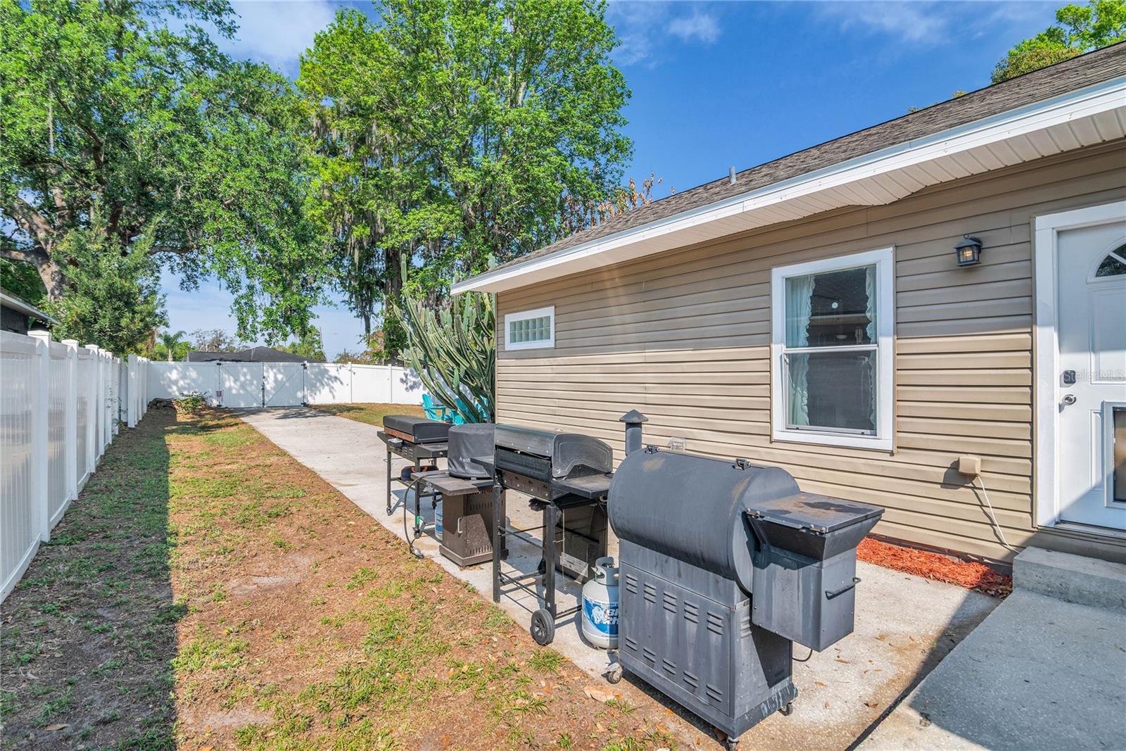 Image 33 of 36 For 2414 Newberry Street