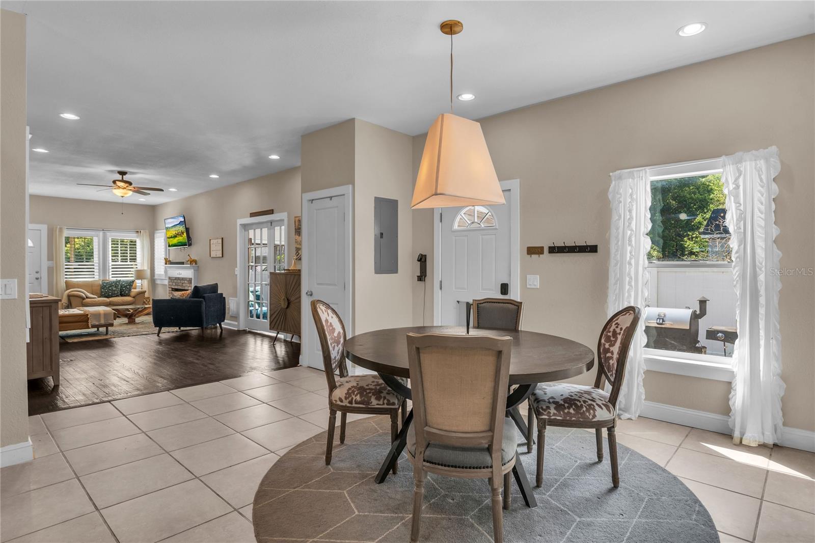 Image 4 of 36 For 2414 Newberry Street