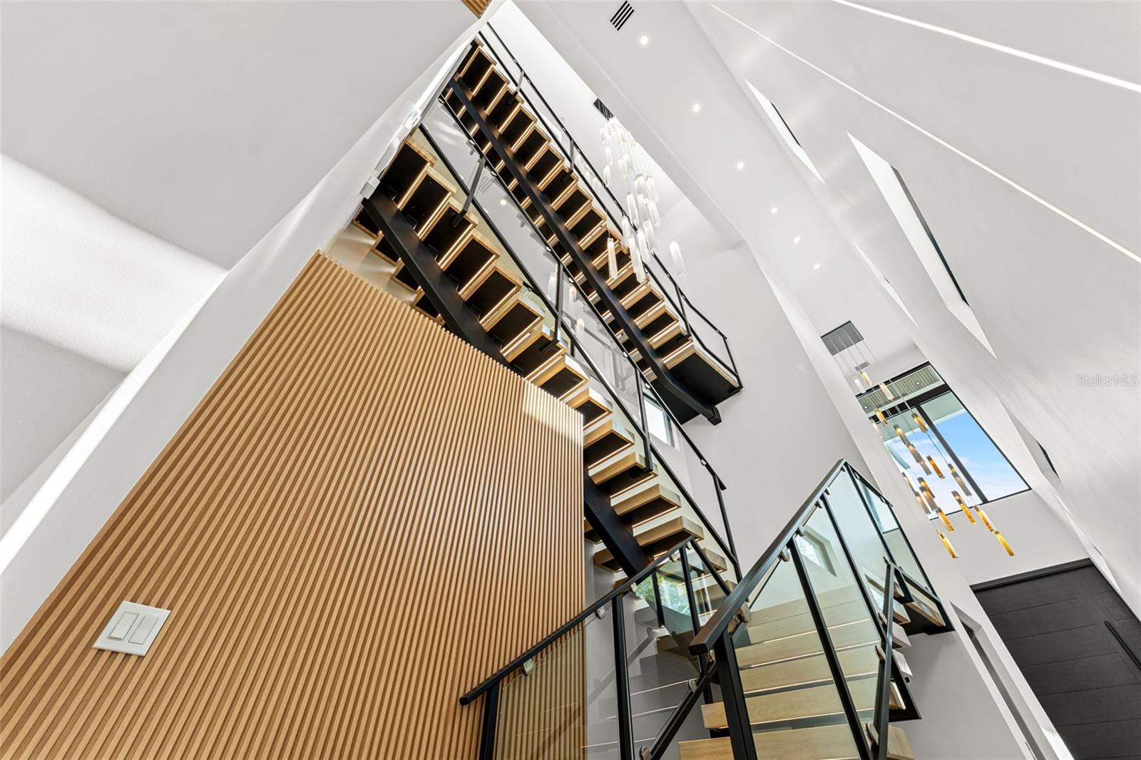 Image 12 of 83 For 1194 Peninsula Avenue