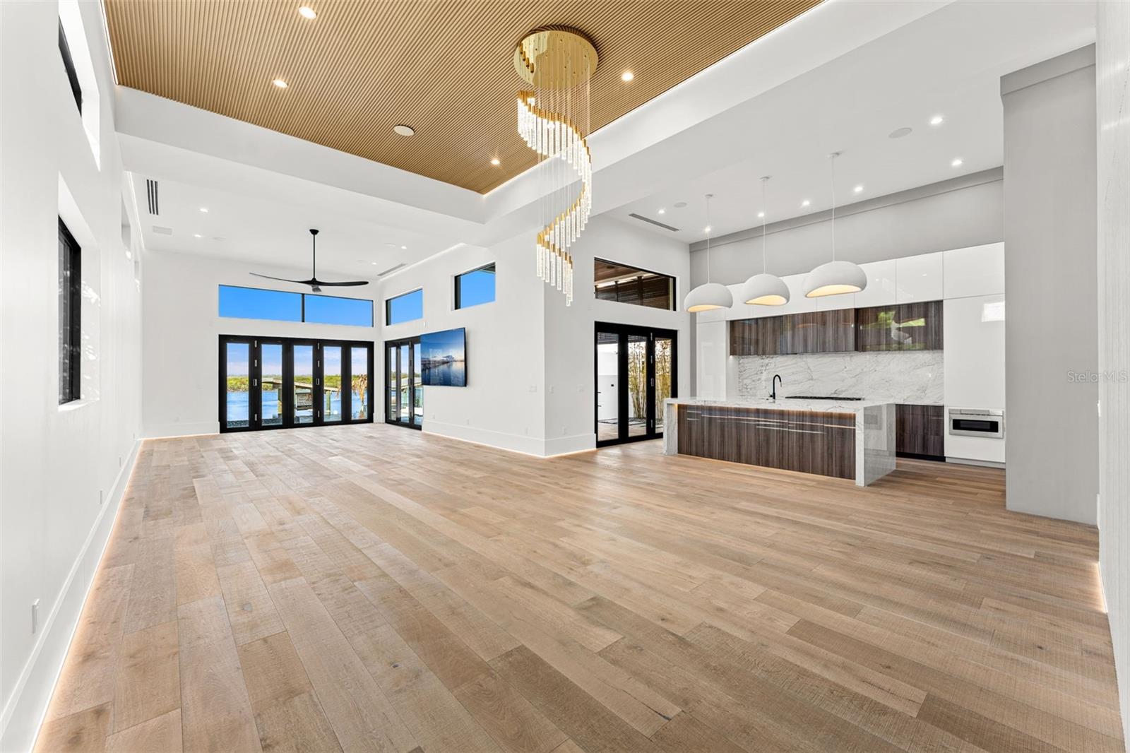 Image 14 of 83 For 1194 Peninsula Avenue