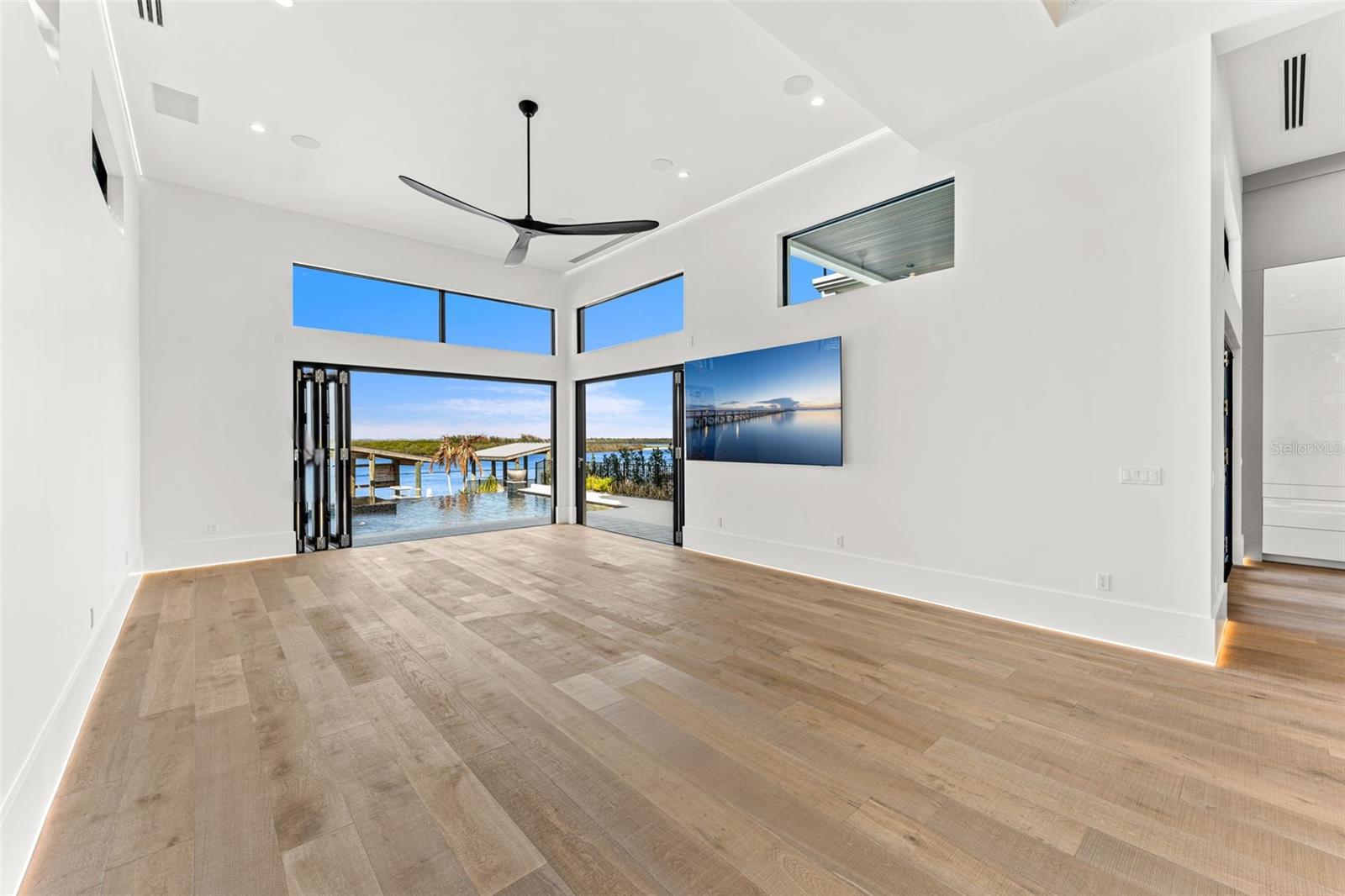 Image 17 of 83 For 1194 Peninsula Avenue