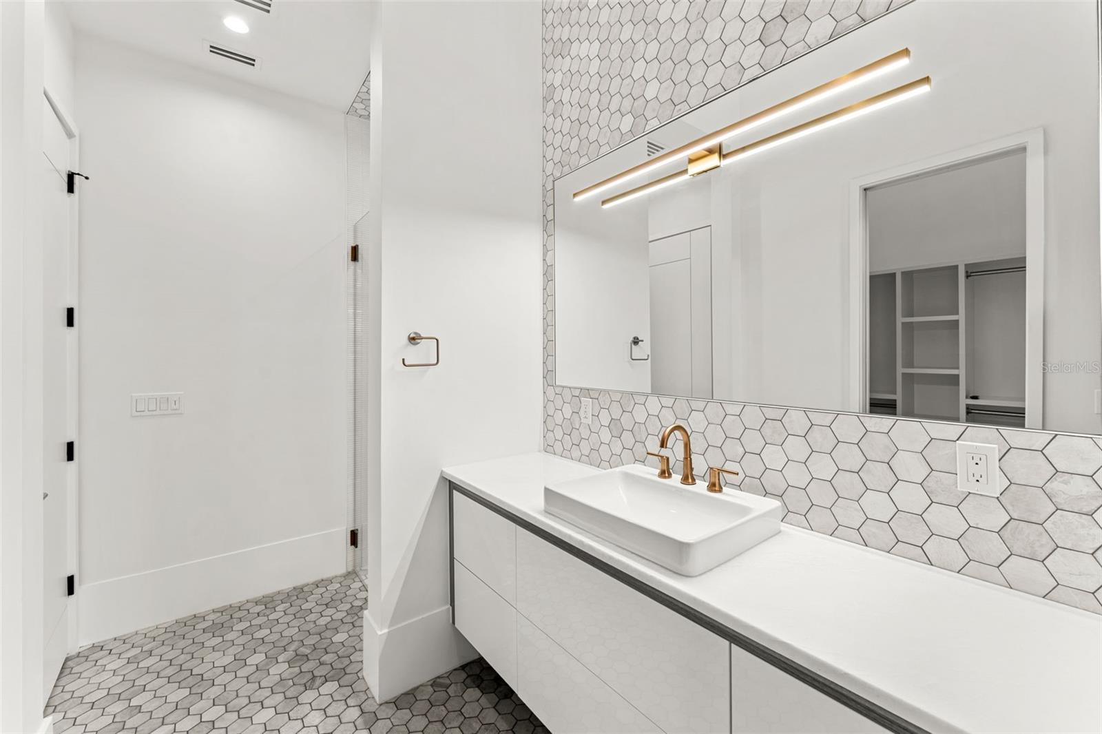 Image 31 of 83 For 1194 Peninsula Avenue