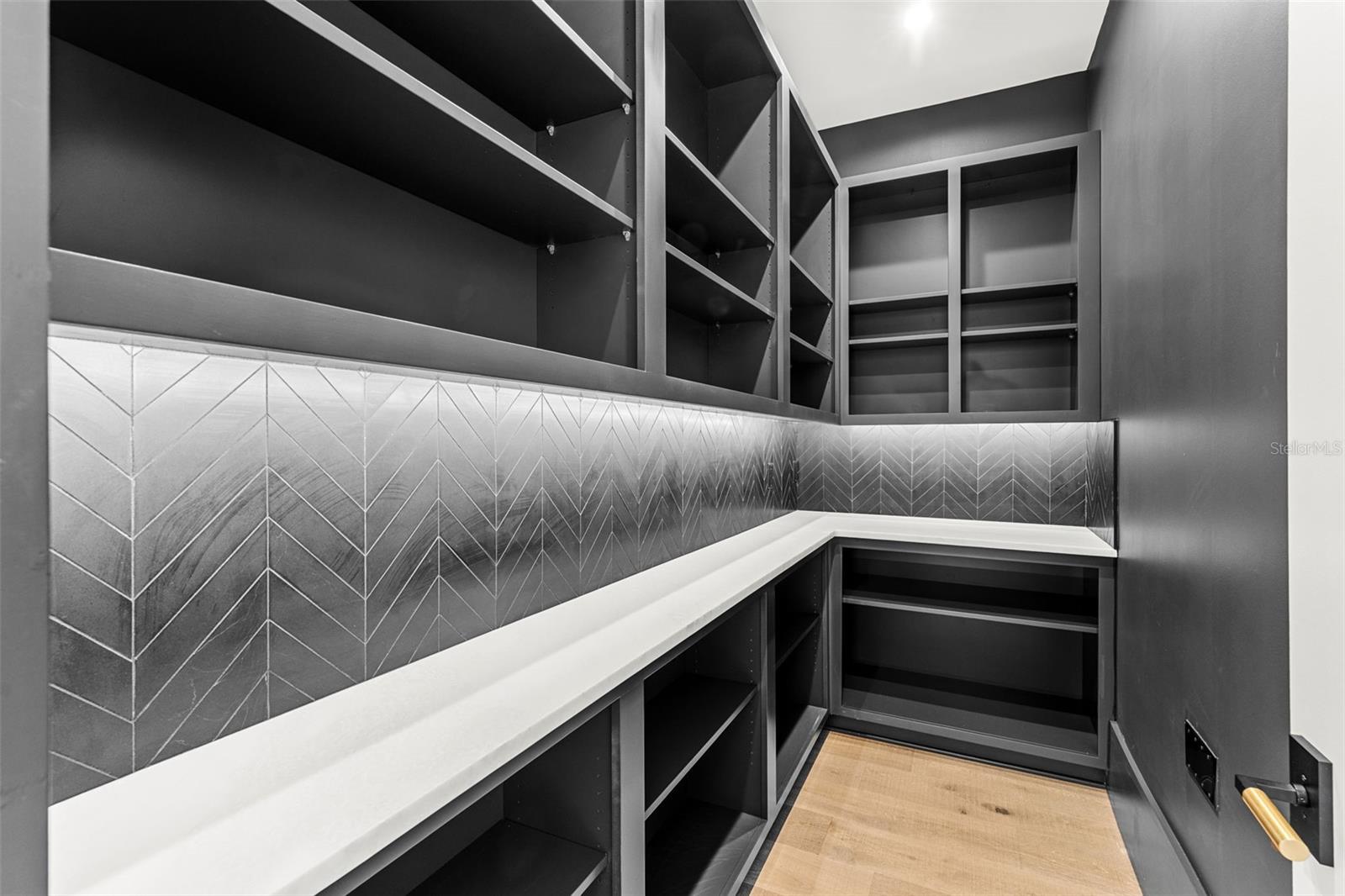 Image 32 of 83 For 1194 Peninsula Avenue