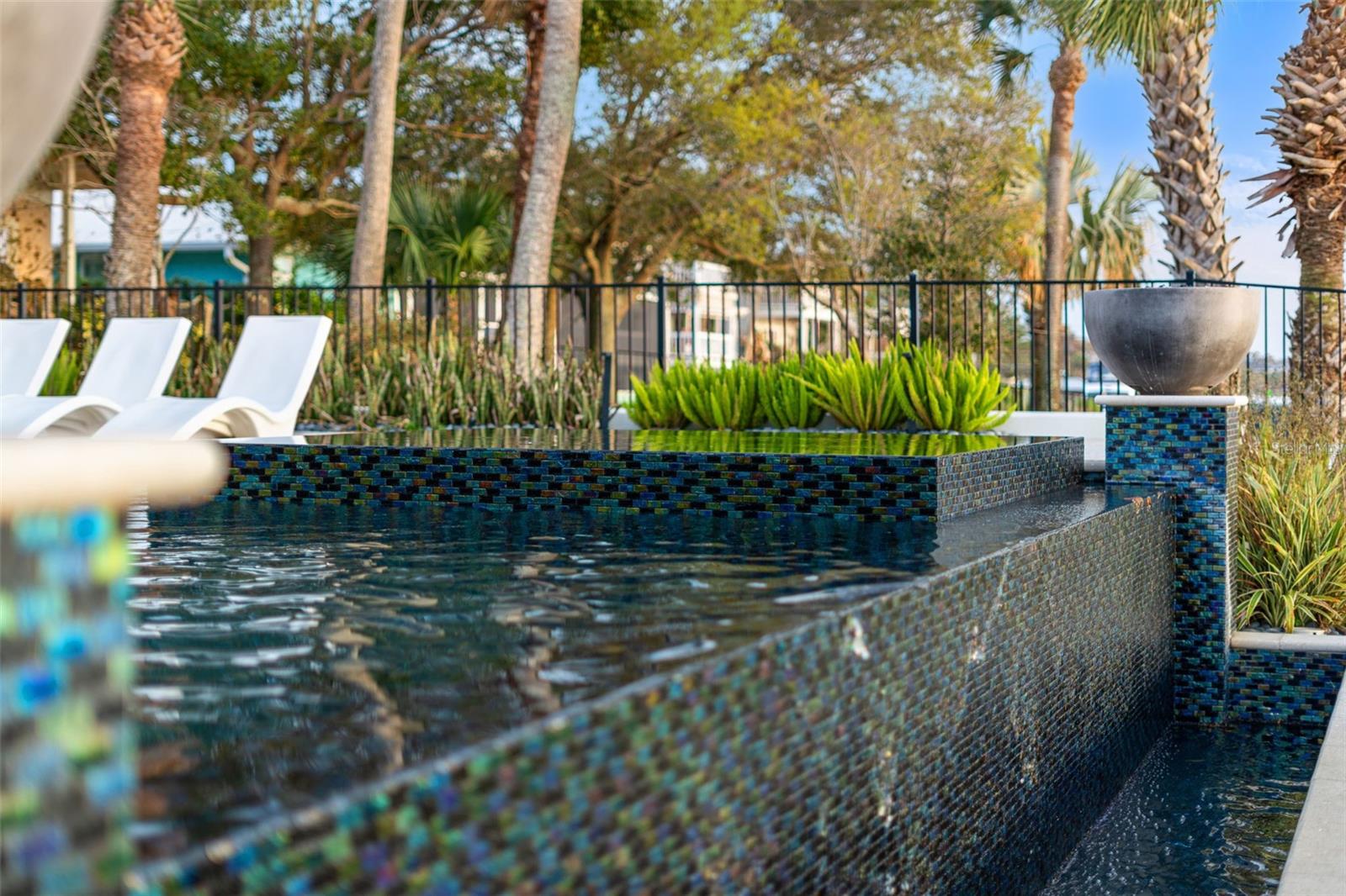 Image 39 of 83 For 1194 Peninsula Avenue