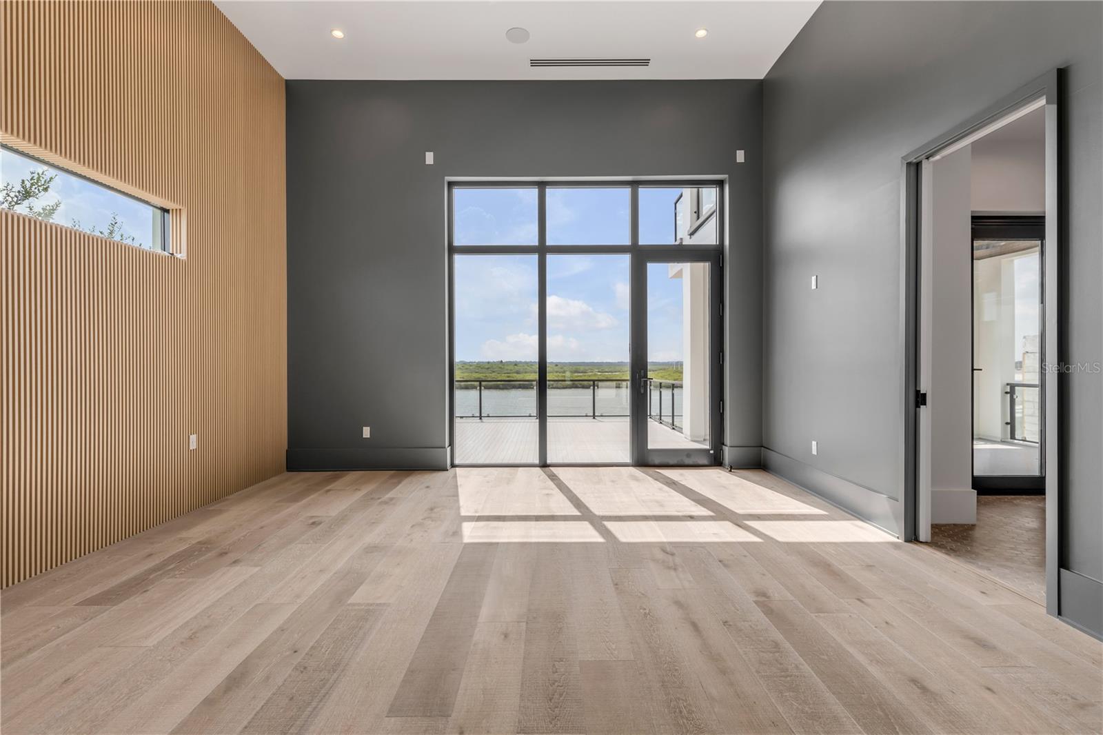 Image 42 of 83 For 1194 Peninsula Avenue