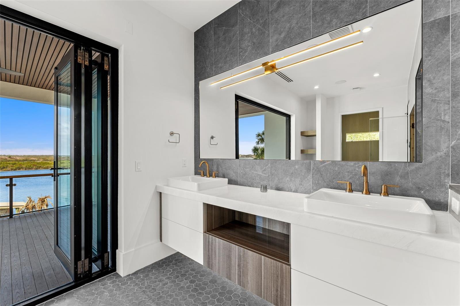 Image 46 of 83 For 1194 Peninsula Avenue