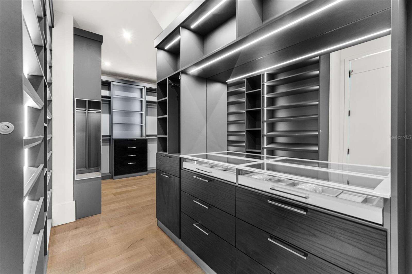 Image 51 of 83 For 1194 Peninsula Avenue