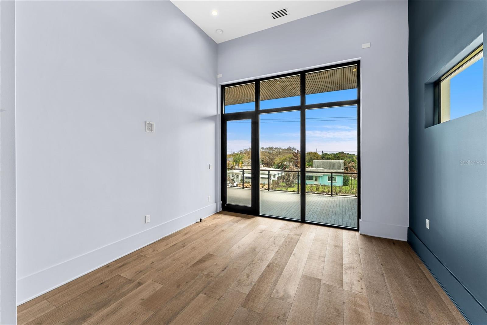 Image 61 of 83 For 1194 Peninsula Avenue