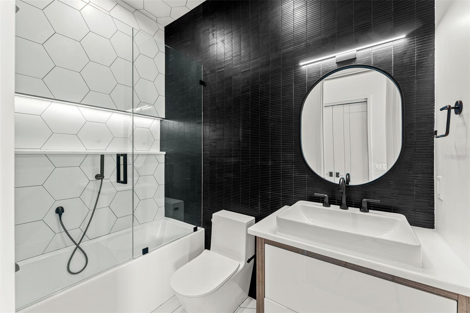 Image 64 of 83 For 1194 Peninsula Avenue