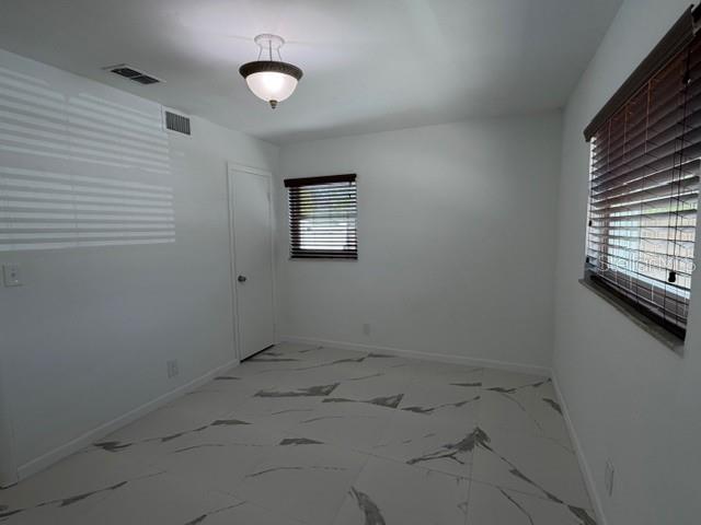 Image 12 of 24 For 208 Wilshire Drive