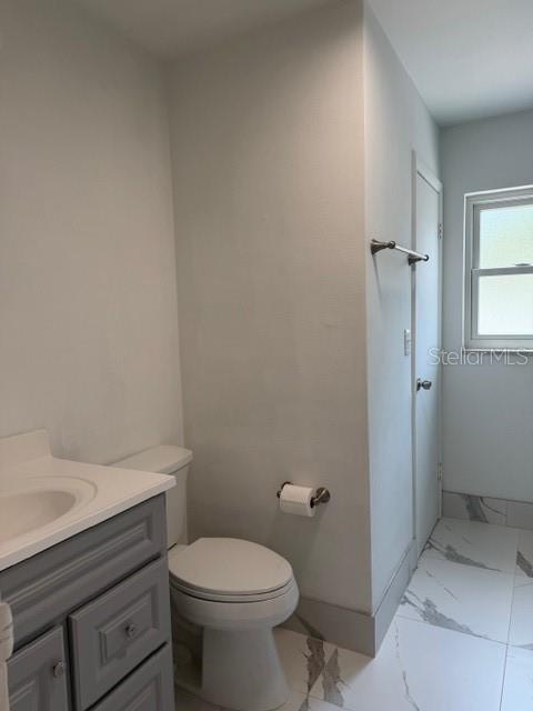 Image 15 of 24 For 208 Wilshire Drive