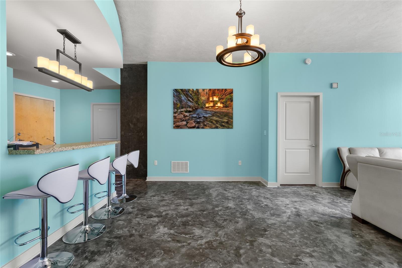 Image 12 of 41 For 155 Court Avenue 2305