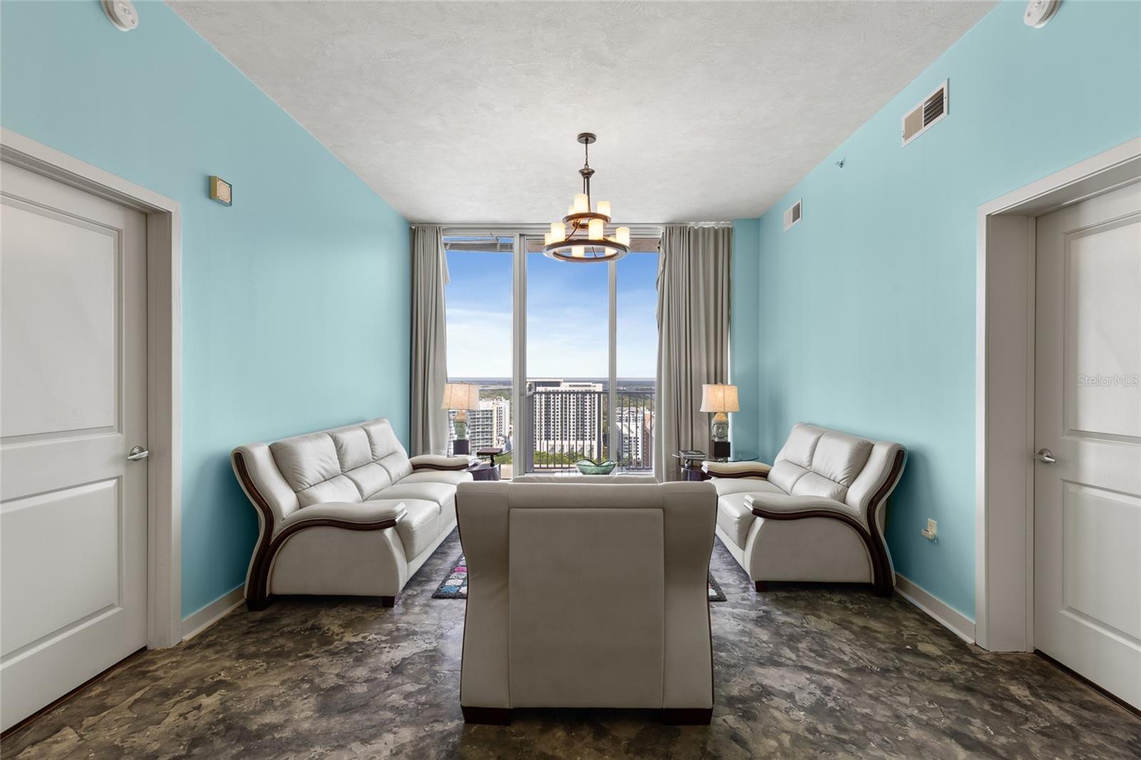 Image 13 of 41 For 155 Court Avenue 2305