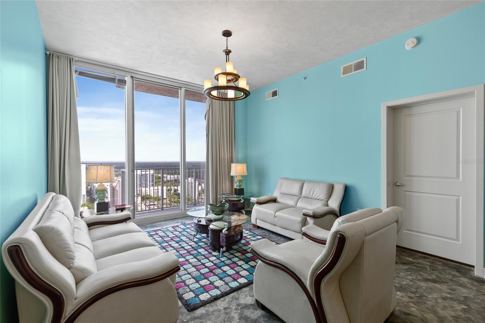 Image 14 of 41 For 155 Court Avenue 2305