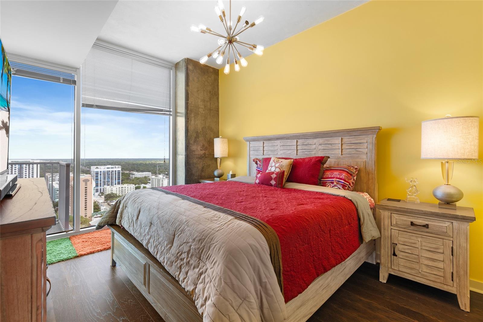 Image 16 of 41 For 155 Court Avenue 2305