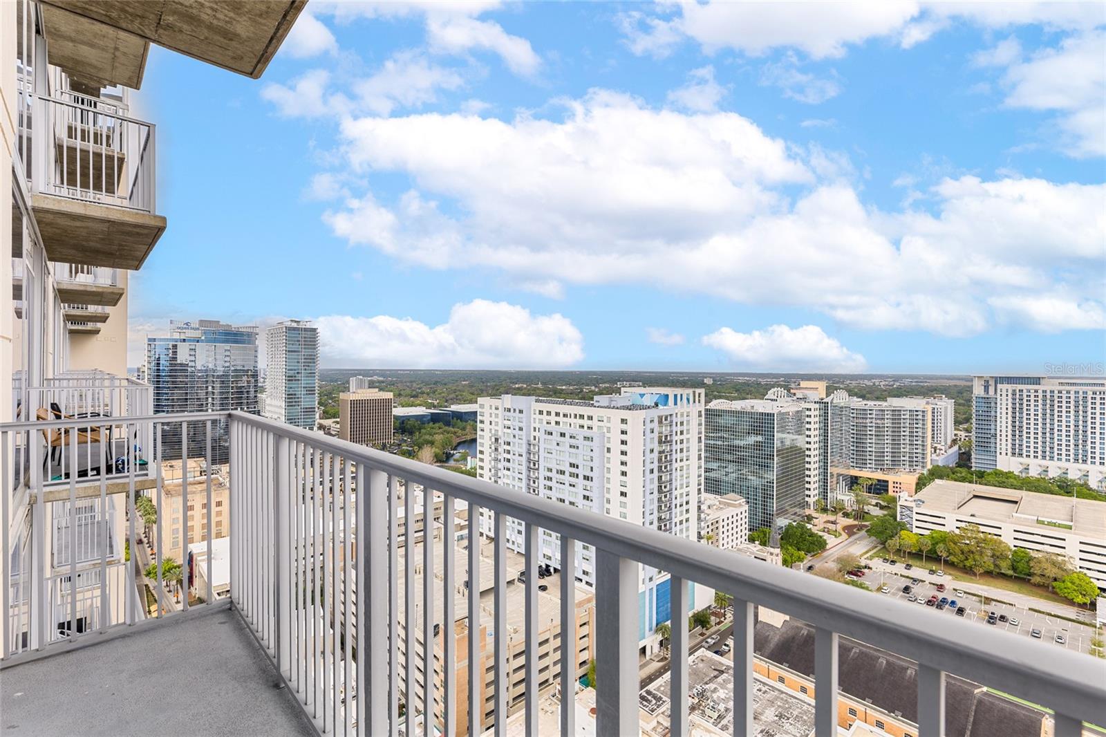 Image 28 of 41 For 155 Court Avenue 2305