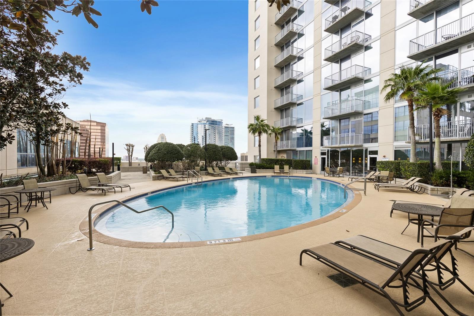 Image 31 of 41 For 155 Court Avenue 2305