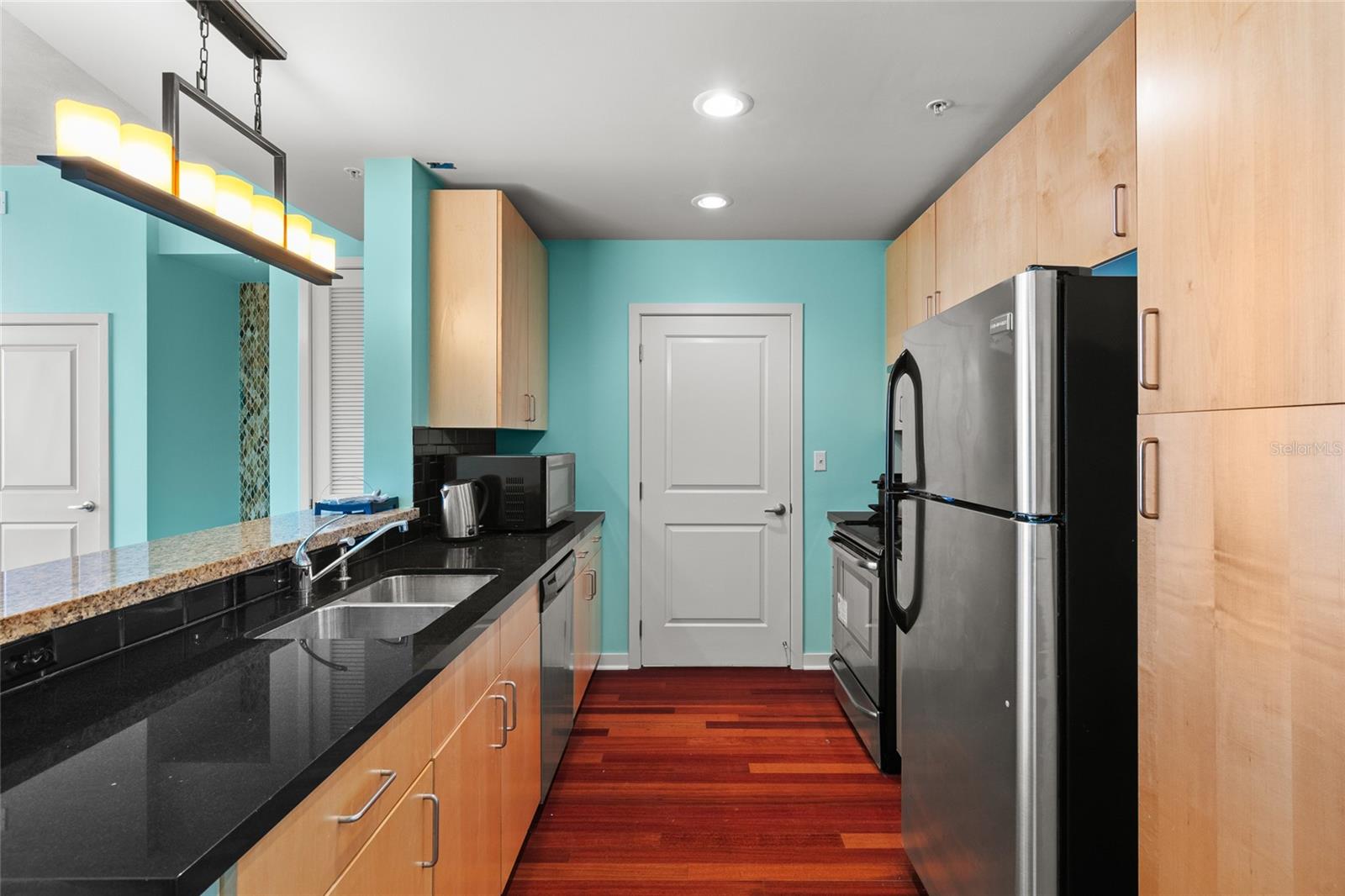 Image 4 of 41 For 155 Court Avenue 2305