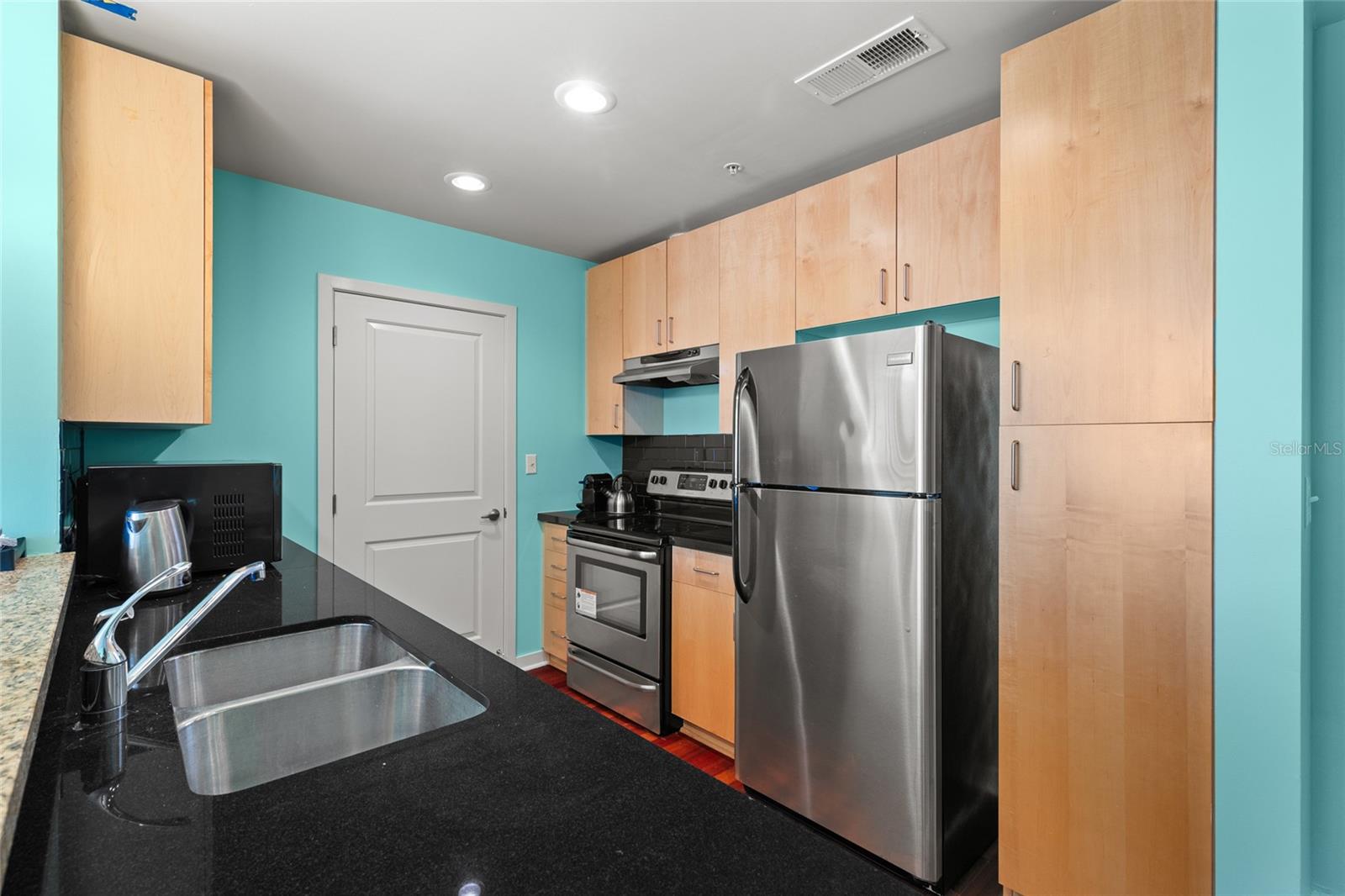 Image 5 of 41 For 155 Court Avenue 2305