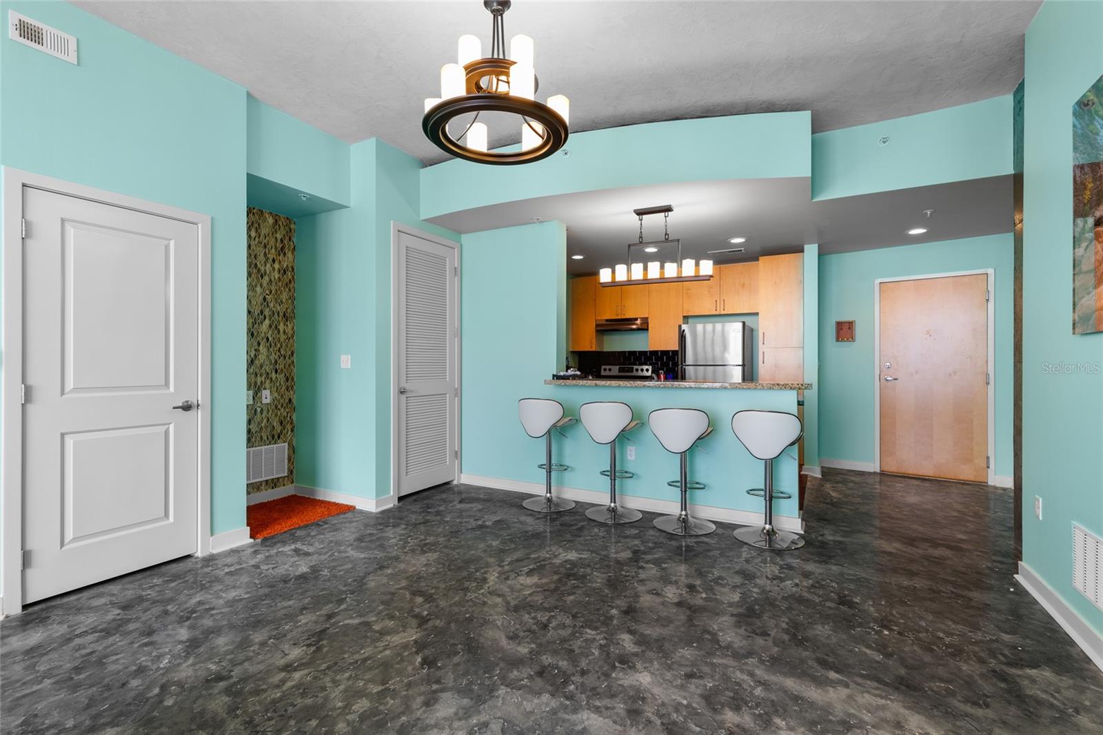 Image 8 of 41 For 155 Court Avenue 2305