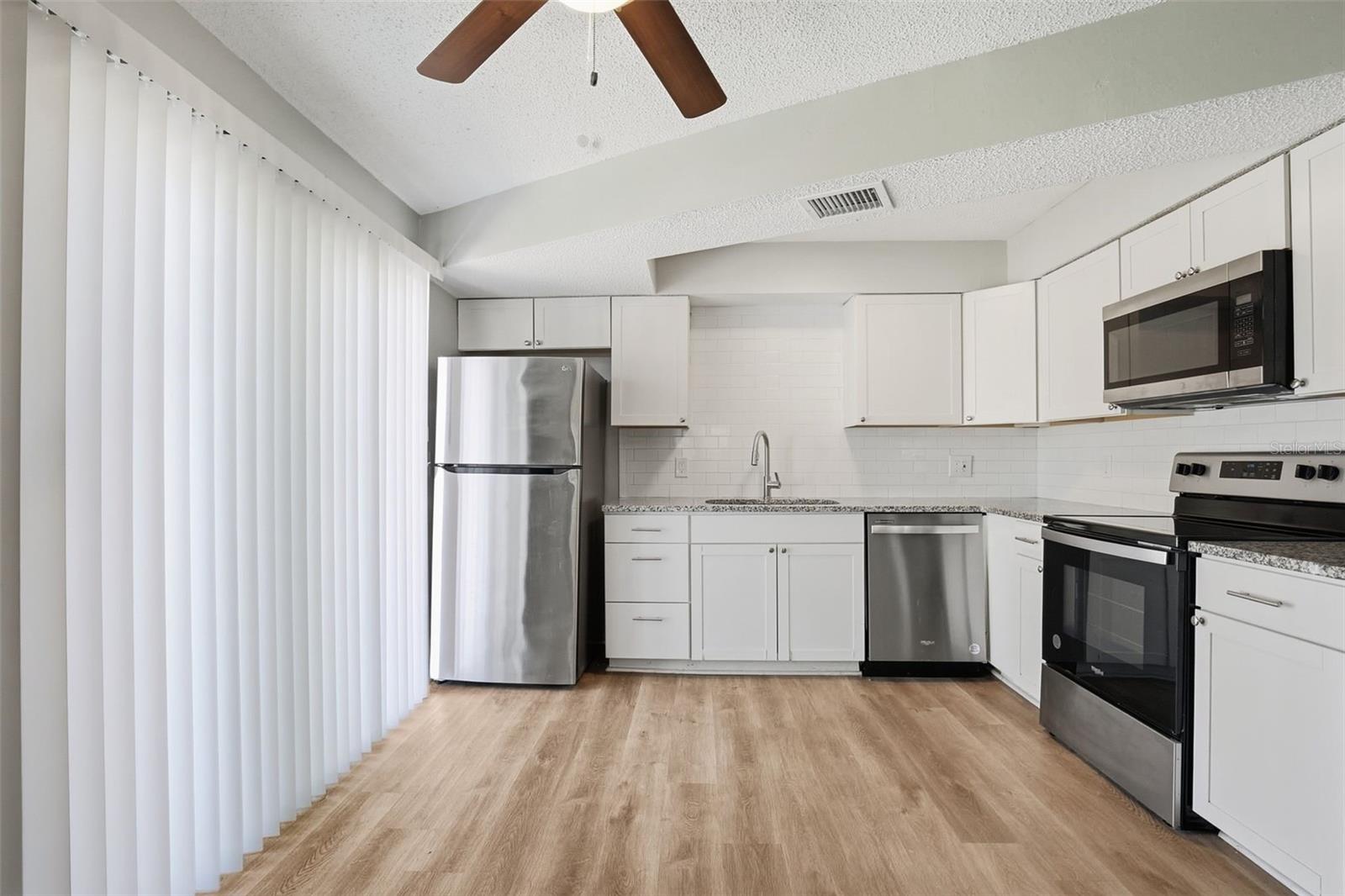 Image 13 of 35 For 728 Spruce Street