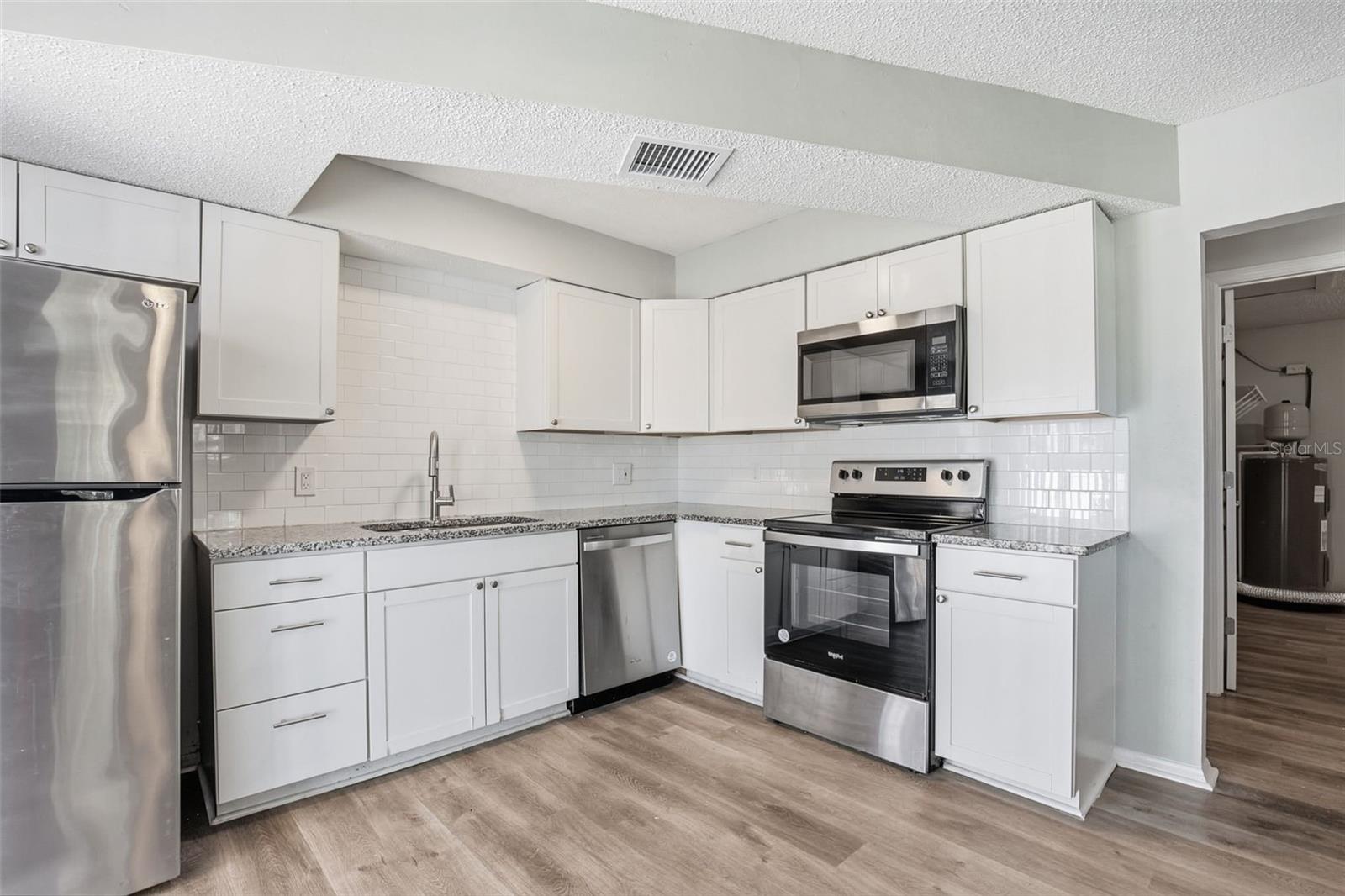 Image 14 of 35 For 728 Spruce Street