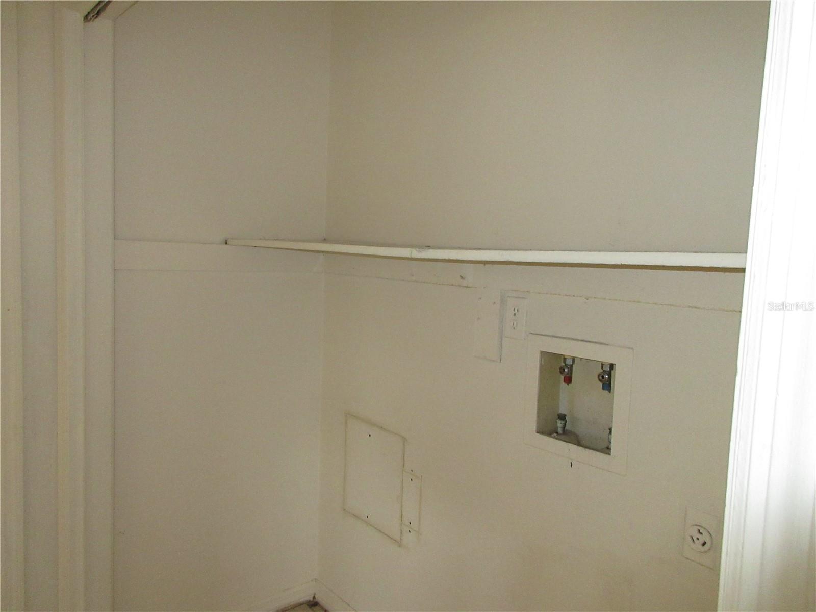 Image 19 of 25 For 1050 Captiva Point