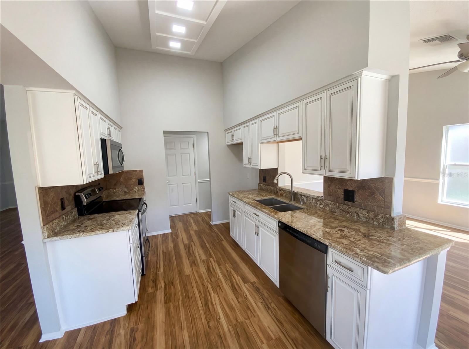 Image 5 of 23 For 7410 Willow Brook Drive