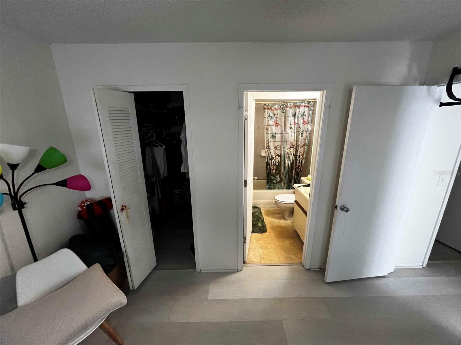 Image 11 of 17 For 708 Northlake Drive 7