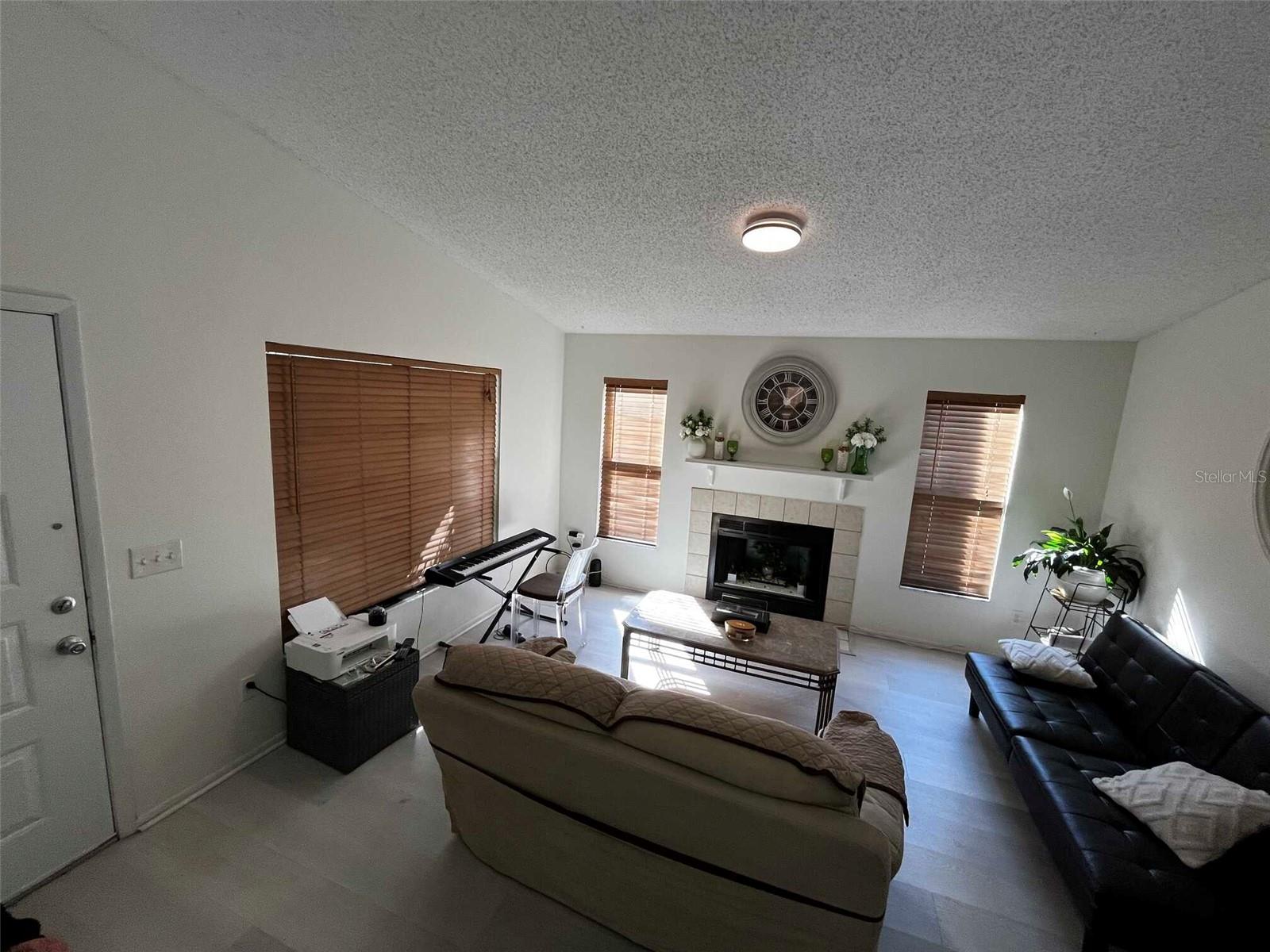 Image 4 of 17 For 708 Northlake Drive 7