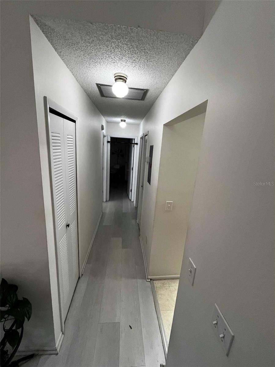 Image 9 of 17 For 708 Northlake Drive 7