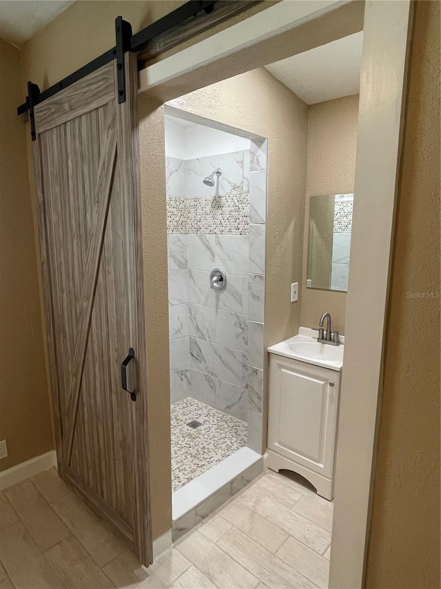 Image 8 of 11 For 136 Academy Avenue