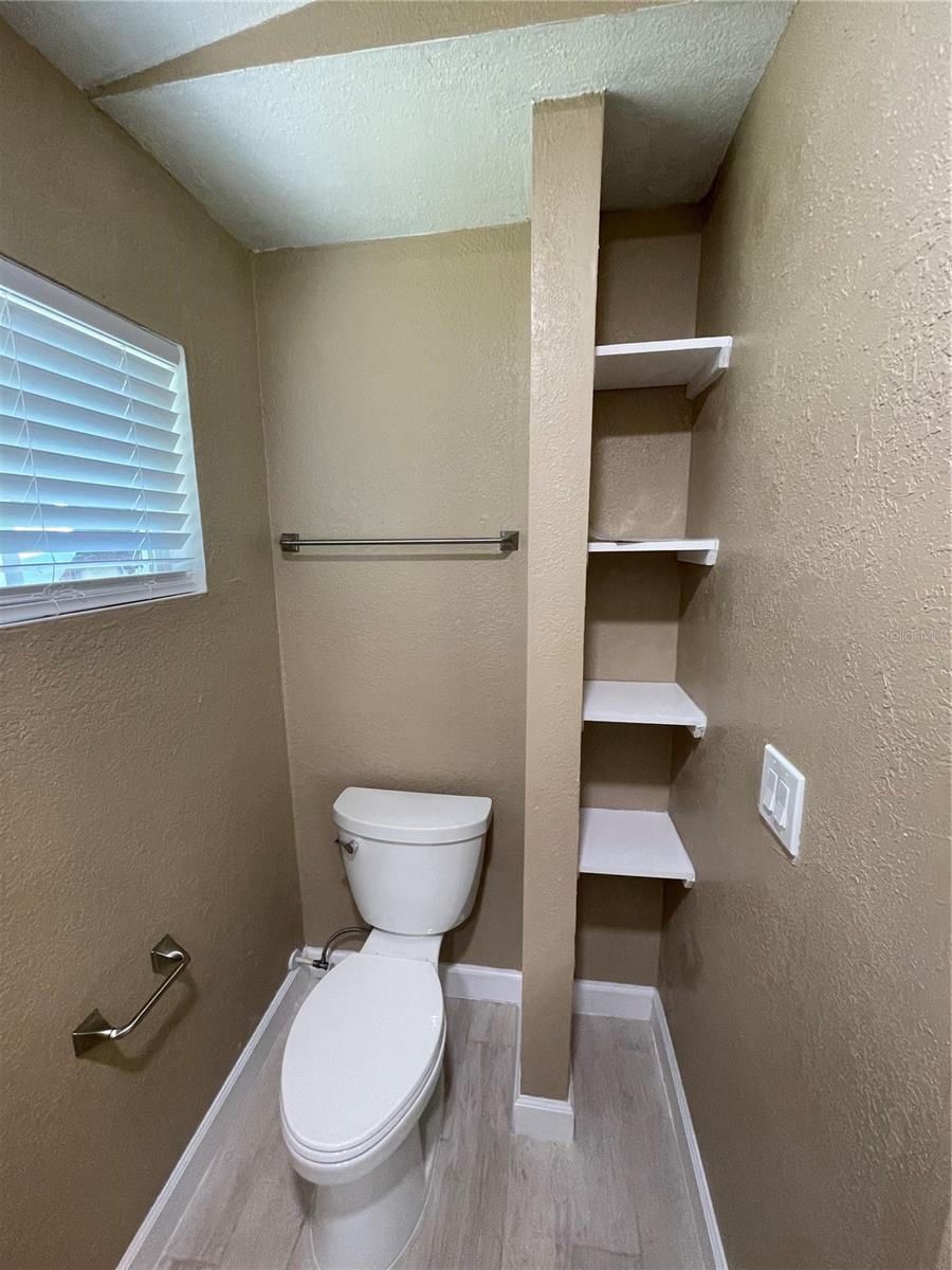 Image 9 of 11 For 136 Academy Avenue