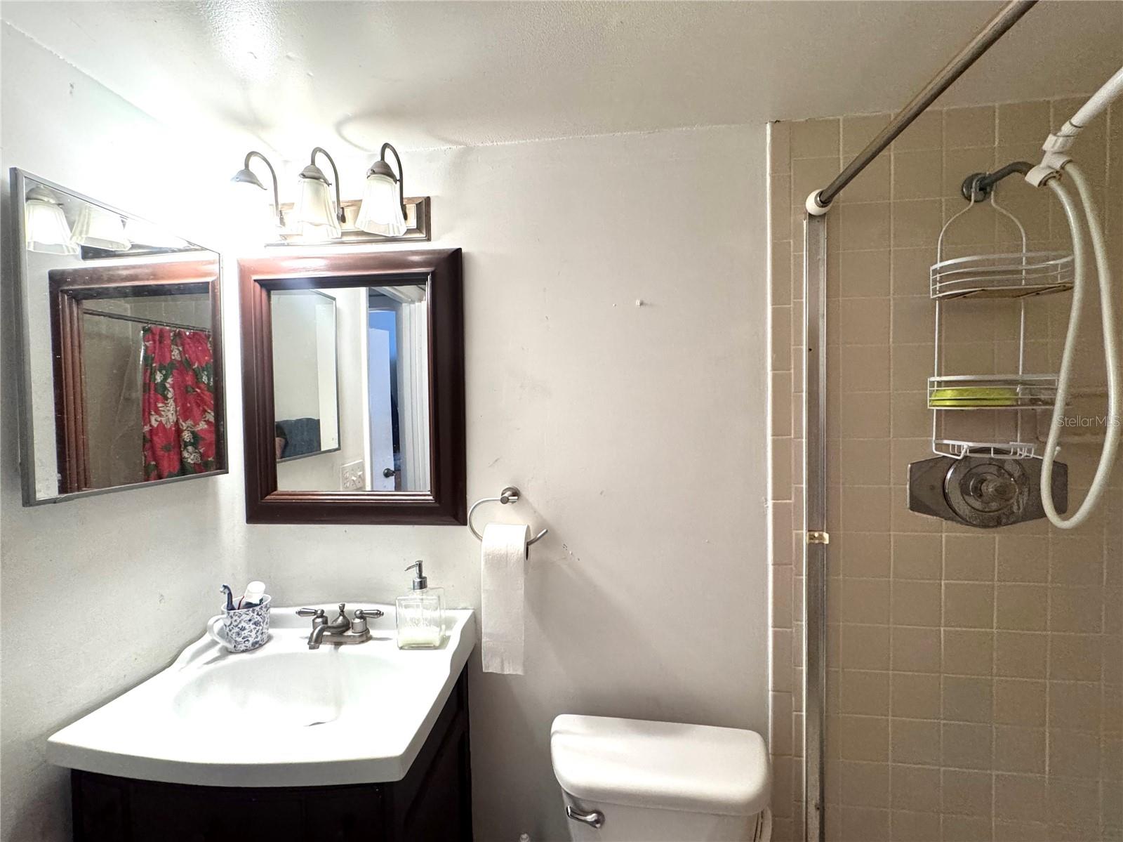 Image 10 of 13 For 6008 Amberly Avenue F63