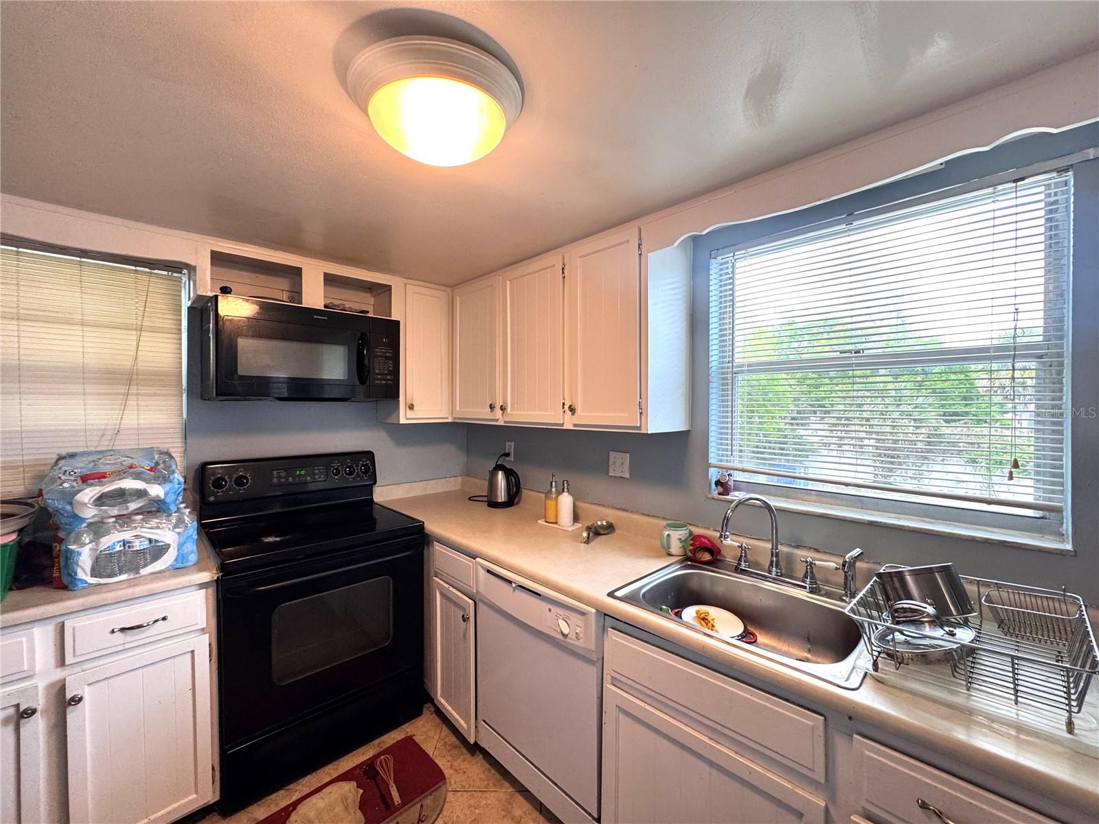 Image 3 of 13 For 6008 Amberly Avenue F63