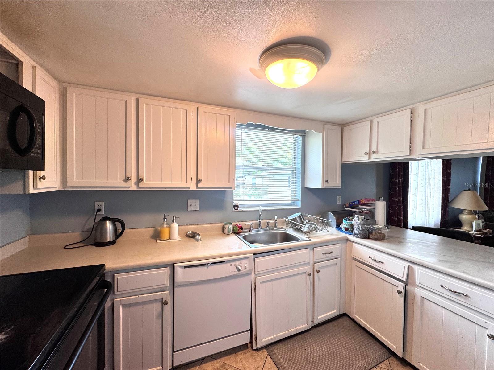 Image 4 of 13 For 6008 Amberly Avenue F63