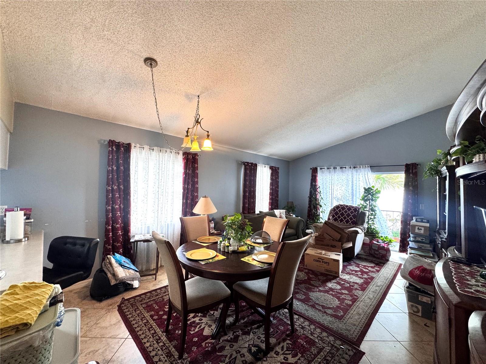 Image 5 of 13 For 6008 Amberly Avenue F63