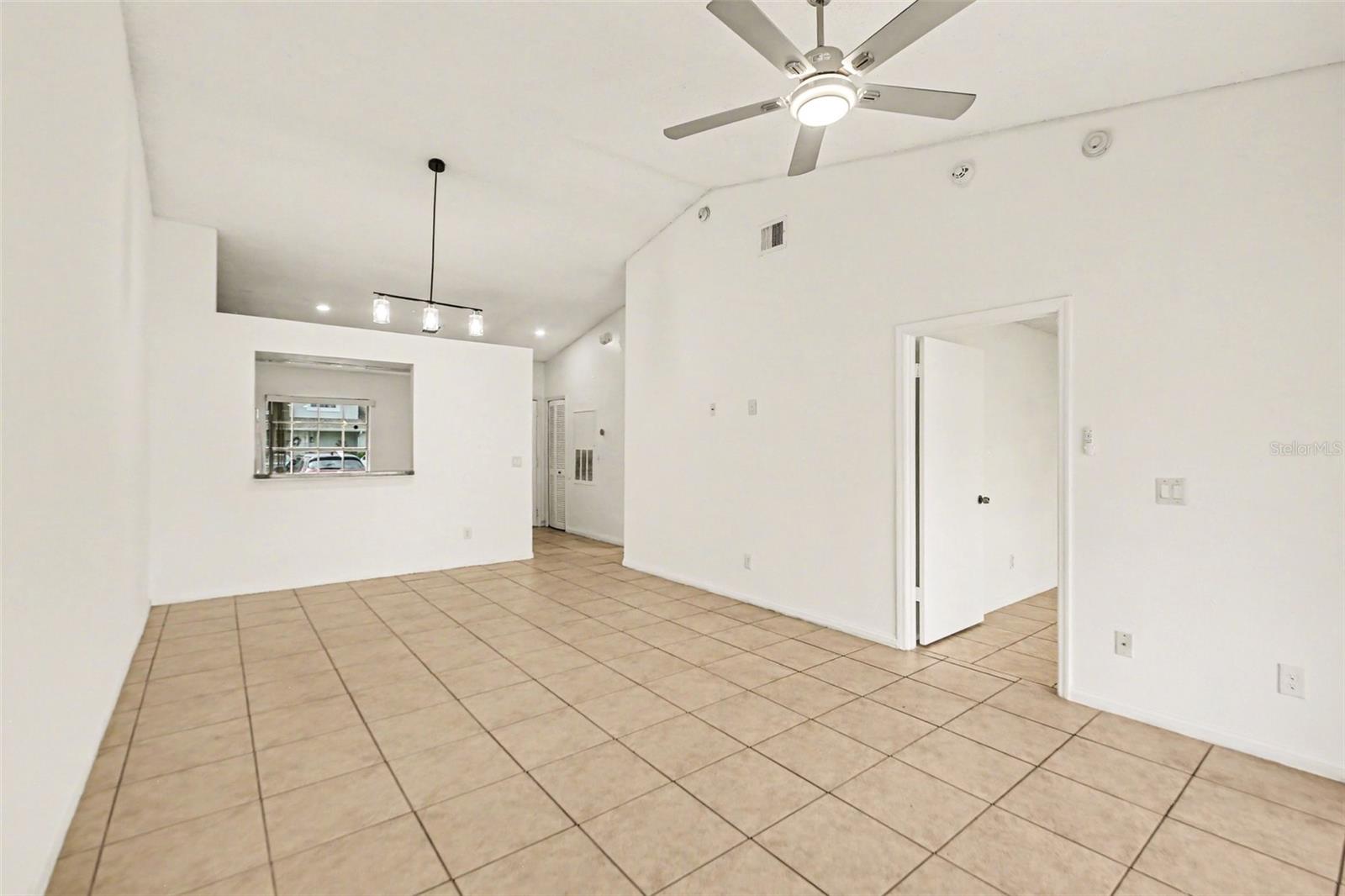 Image 11 of 28 For 14657 Laguna Beach Circle