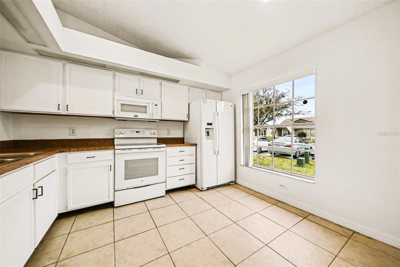 Image 5 of 28 For 14657 Laguna Beach Circle